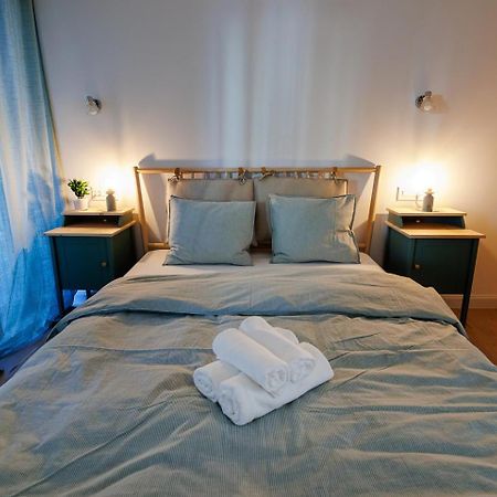 The Corner Luxe Apartment Bukares Bagian luar foto