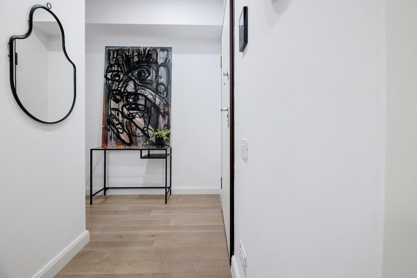 The Corner Luxe Apartment Bukares Bagian luar foto