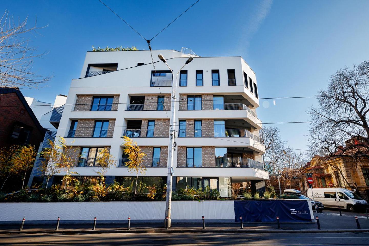 The Corner Luxe Apartment Bukares Bagian luar foto