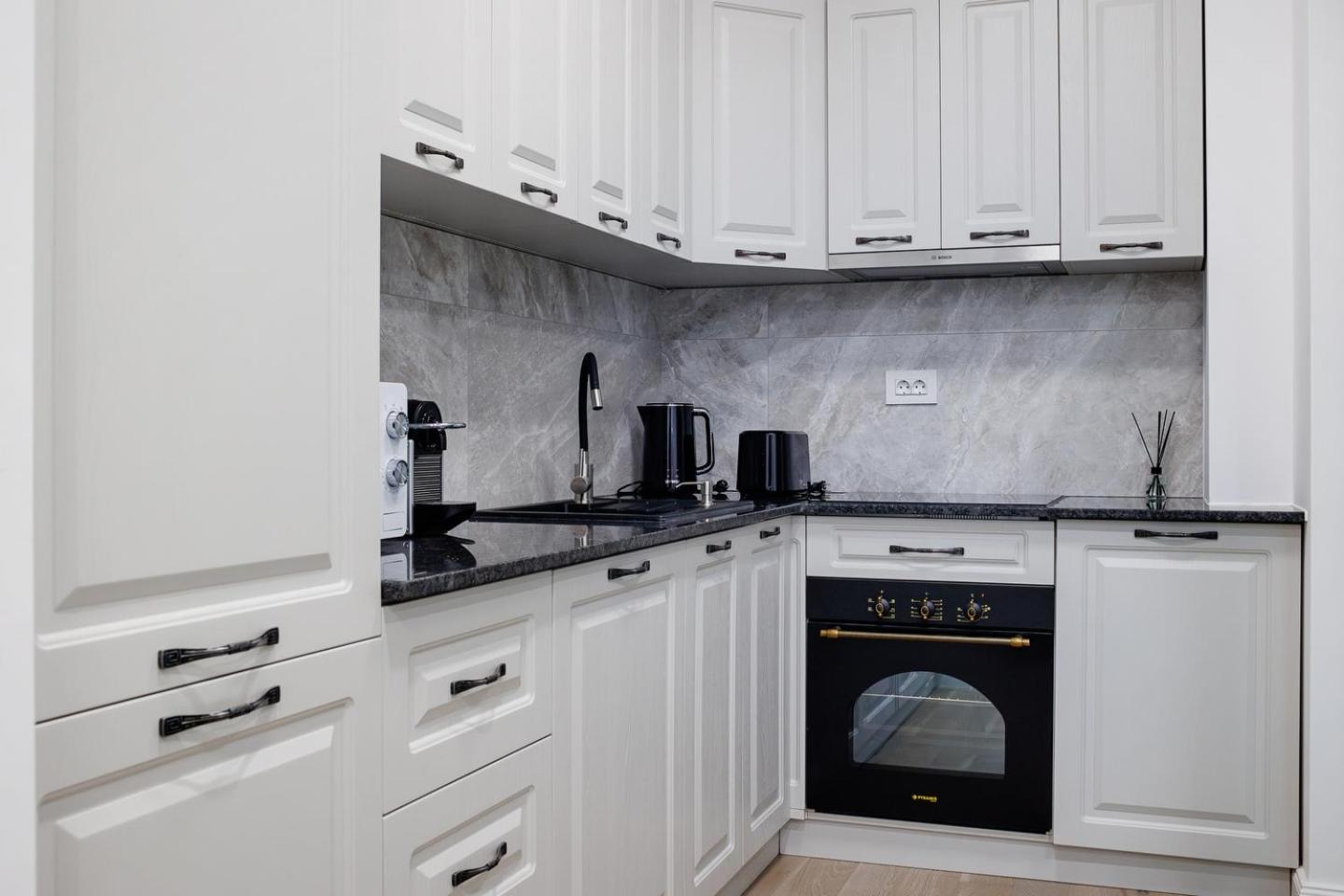 The Corner Luxe Apartment Bukares Bagian luar foto